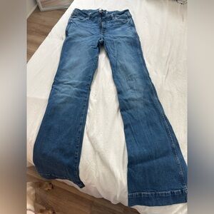 Wrangler Women's Flared Jeans in Classic Blue Wash